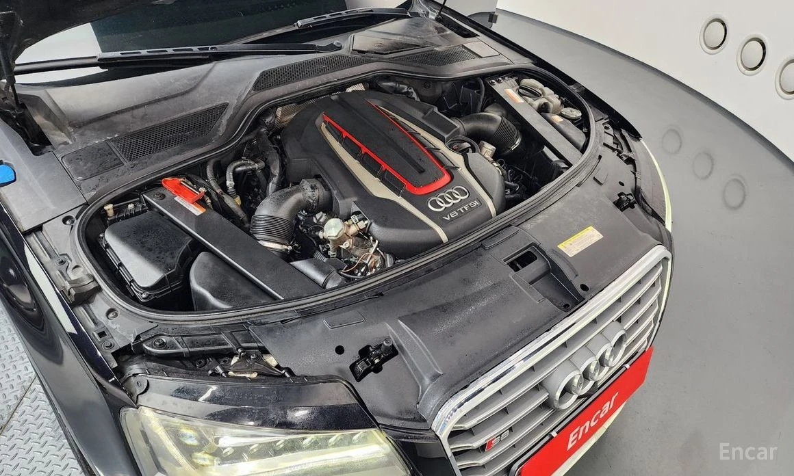 Audi S8 CARBON* B&O* DISTRONIC* 360 CAM* ОБДУХВАНЕ* КЕЙЛЕС, снимка 5 - Автомобили и джипове - 53986324