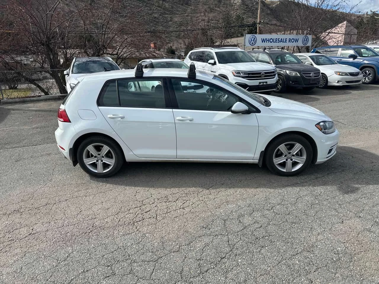 VW Golf * 5 door Auto * CARFAX * ЦЕНА ДО БГ, снимка 3 - Автомобили и джипове - 54001772