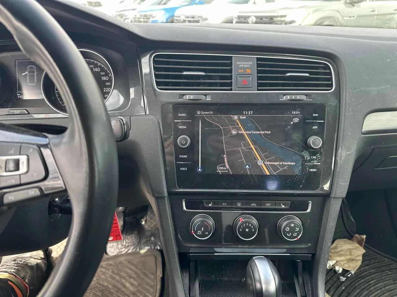 VW Golf * 5 door Auto * CARFAX * ЦЕНА ДО БГ, снимка 9 - Автомобили и джипове - 54001772