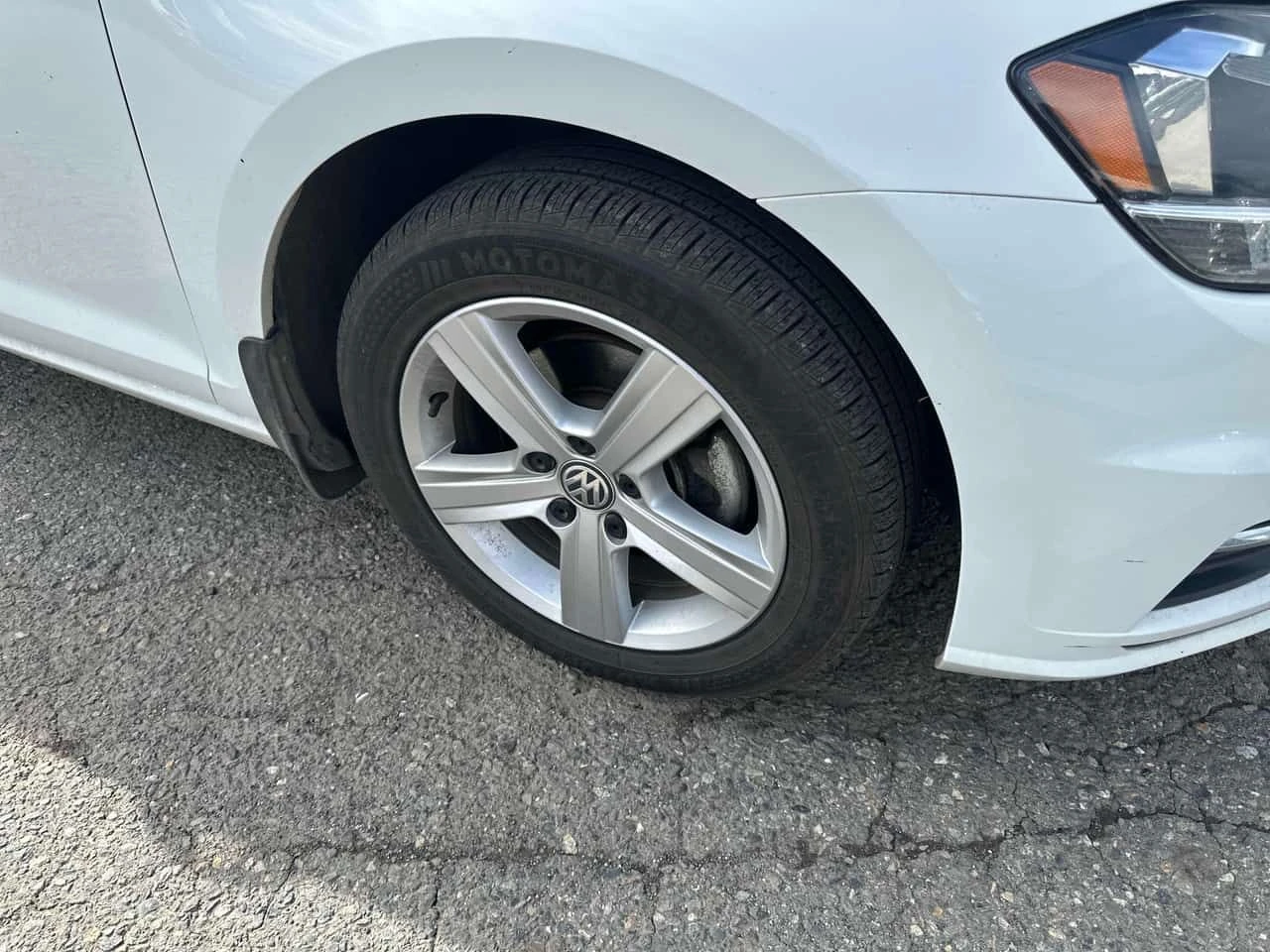 VW Golf * 5 door Auto * CARFAX * ЦЕНА ДО БГ, снимка 6 - Автомобили и джипове - 54001772