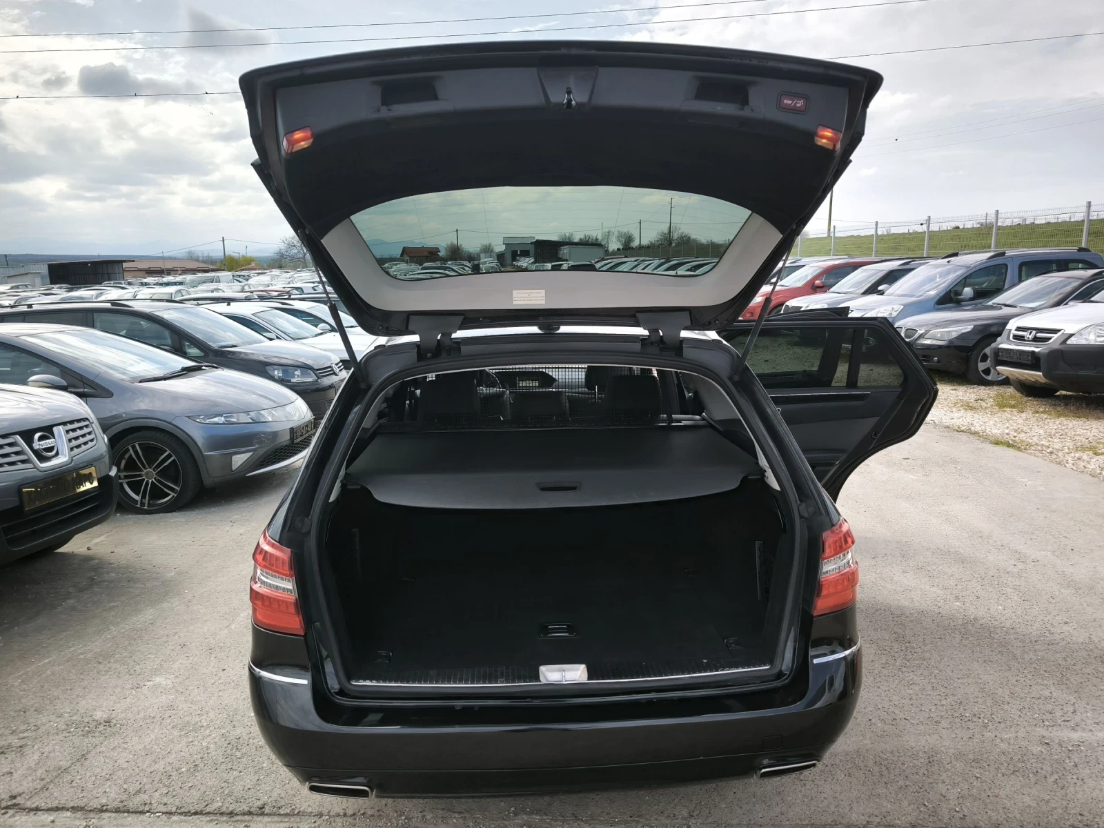 Mercedes-Benz E 200 2.2cdi automatic , снимка 7 - Автомобили и джипове - 54045539