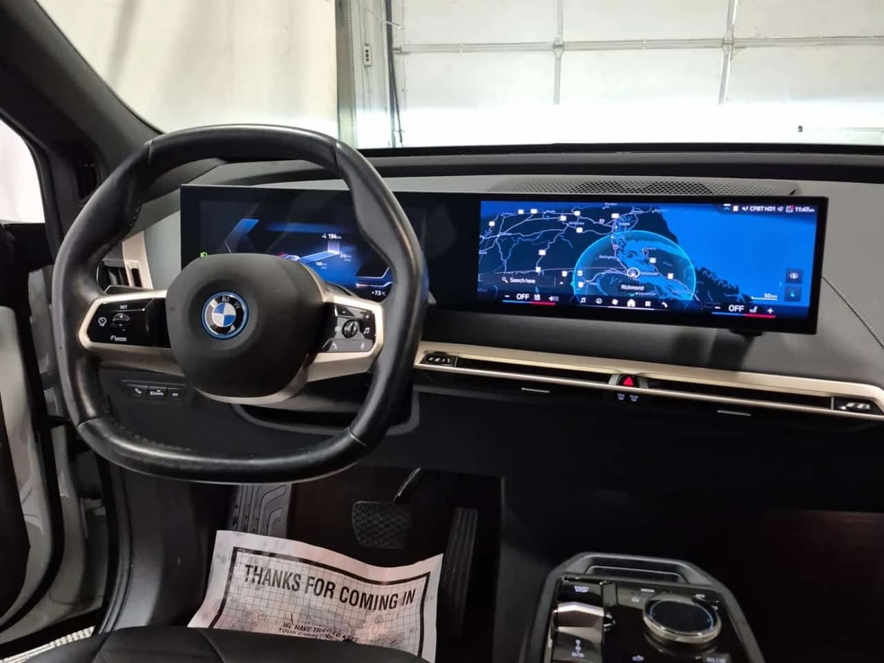 BMW iX XDRIVE40| HUD| 360| PANO| HARMAN KARDON| 2 КЛЮЧА , снимка 9 - Автомобили и джипове - 54228488