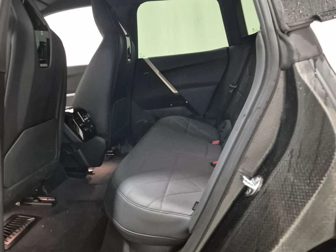 BMW iX XDRIVE40| HUD| 360| PANO| HARMAN KARDON| 2 КЛЮЧА , снимка 12 - Автомобили и джипове - 54228488