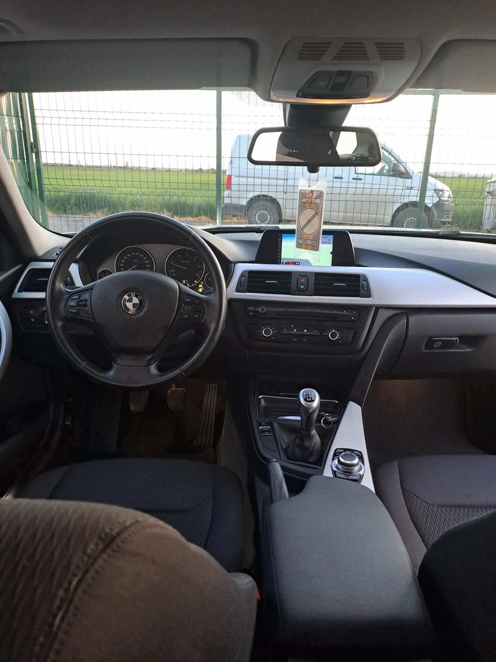 BMW 318 2.0D F31, снимка 5 - Автомобили и джипове - 54327672