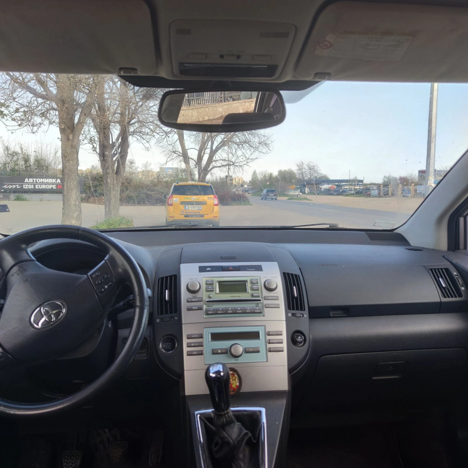 Toyota Corolla verso 1.6, снимка 9 - Автомобили и джипове - 54359846