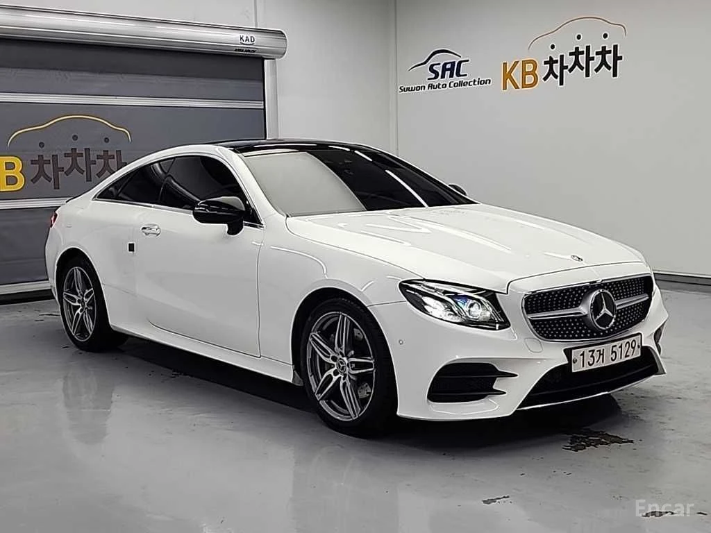 Mercedes-Benz E 220 d AMG PACK* DIGITAL* КАМЕРА* ПОДГРЕВ* CARPLAY* , снимка 3 - Автомобили и джипове - 54446251