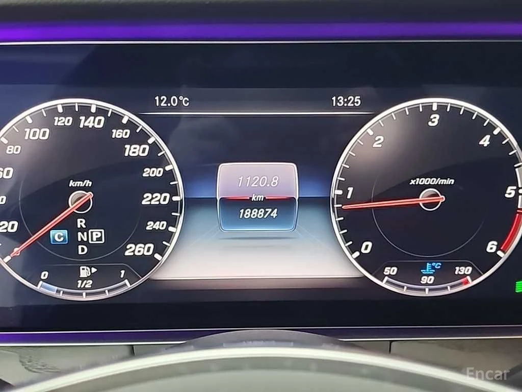 Mercedes-Benz E 220 d AMG PACK* DIGITAL* КАМЕРА* ПОДГРЕВ* CARPLAY* , снимка 9 - Автомобили и джипове - 54446251