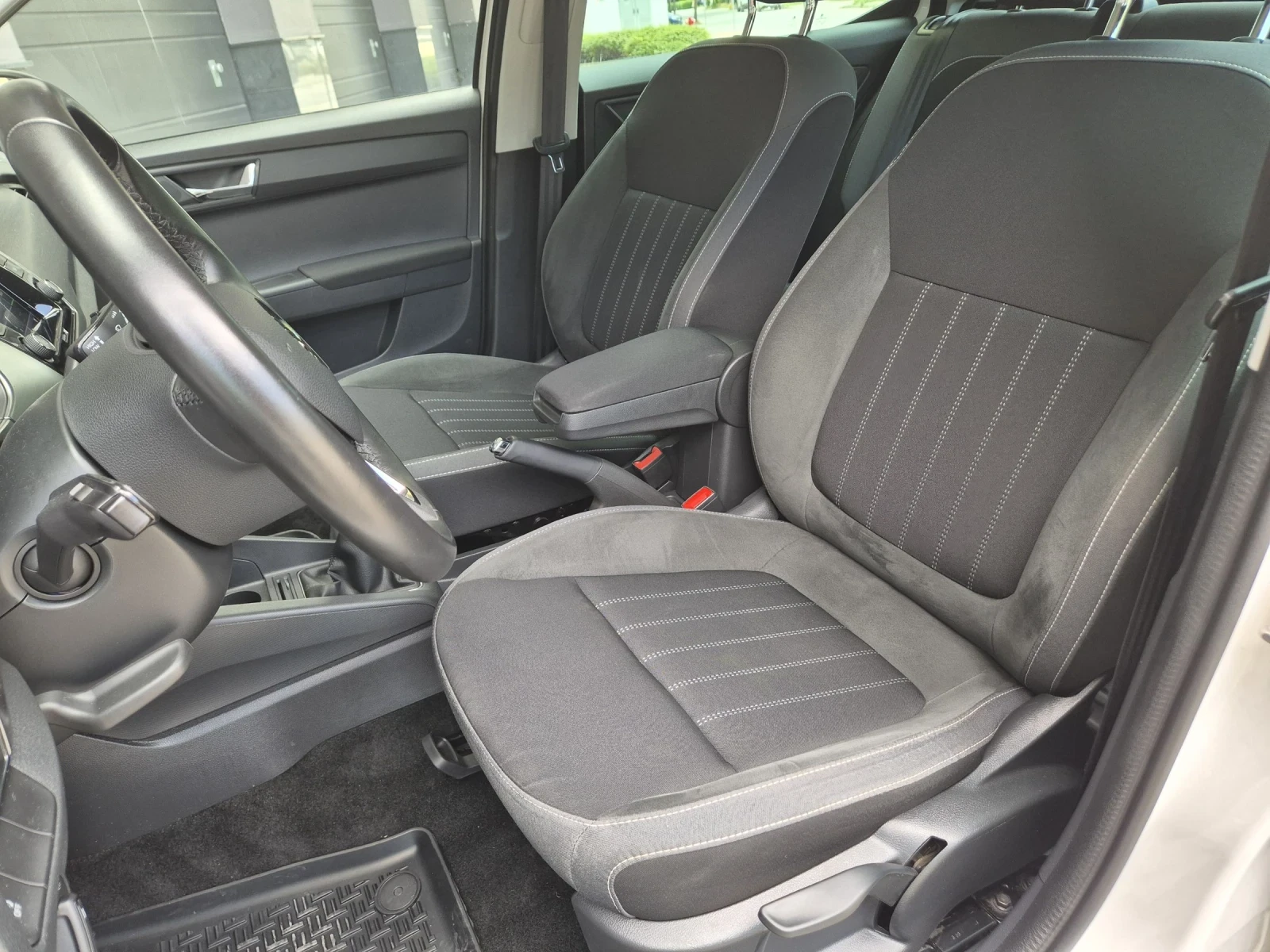 Skoda Fabia, снимка 9 - Автомобили и джипове - 54566826