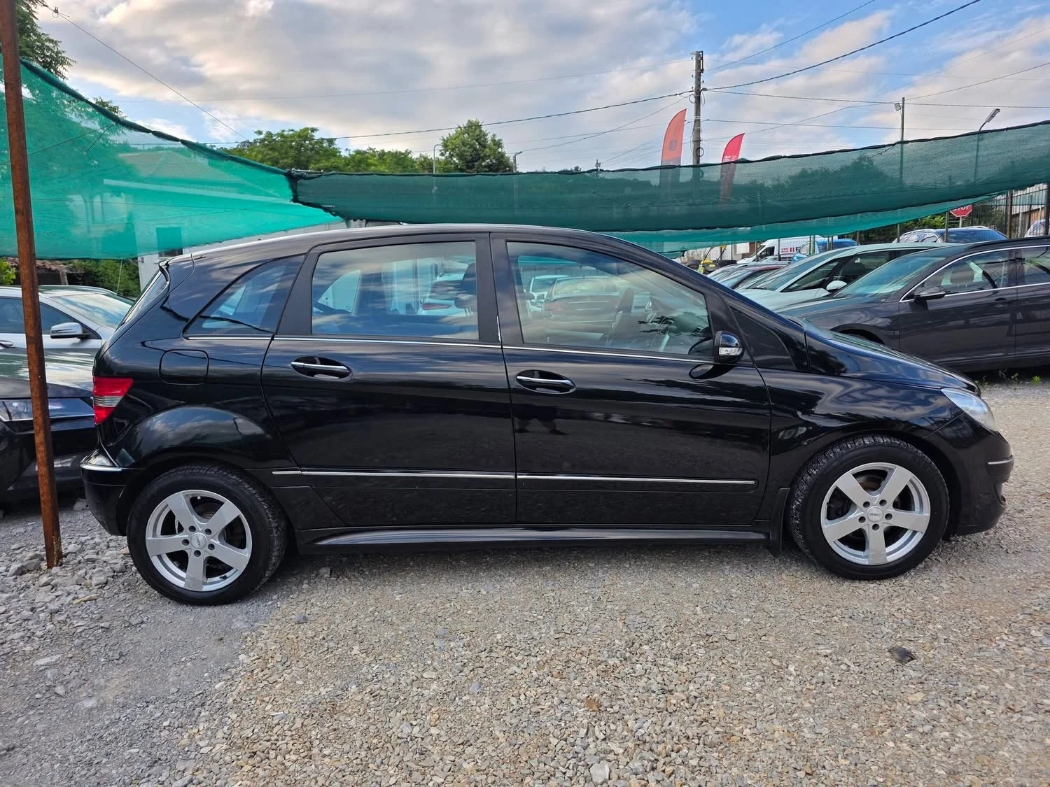 Mercedes-Benz B 200 2.0i 136K.C. / АВТОМАТ / КОЖА / ПОДГРЕВ / НАВИ, снимка 6 - Автомобили и джипове - 54965620