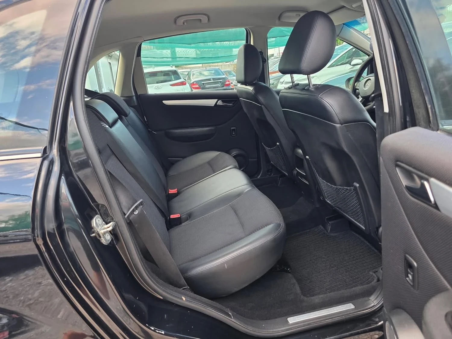 Mercedes-Benz B 200 2.0i 136K.C. / АВТОМАТ / КОЖА / ПОДГРЕВ / НАВИ, снимка 9 - Автомобили и джипове - 54965620
