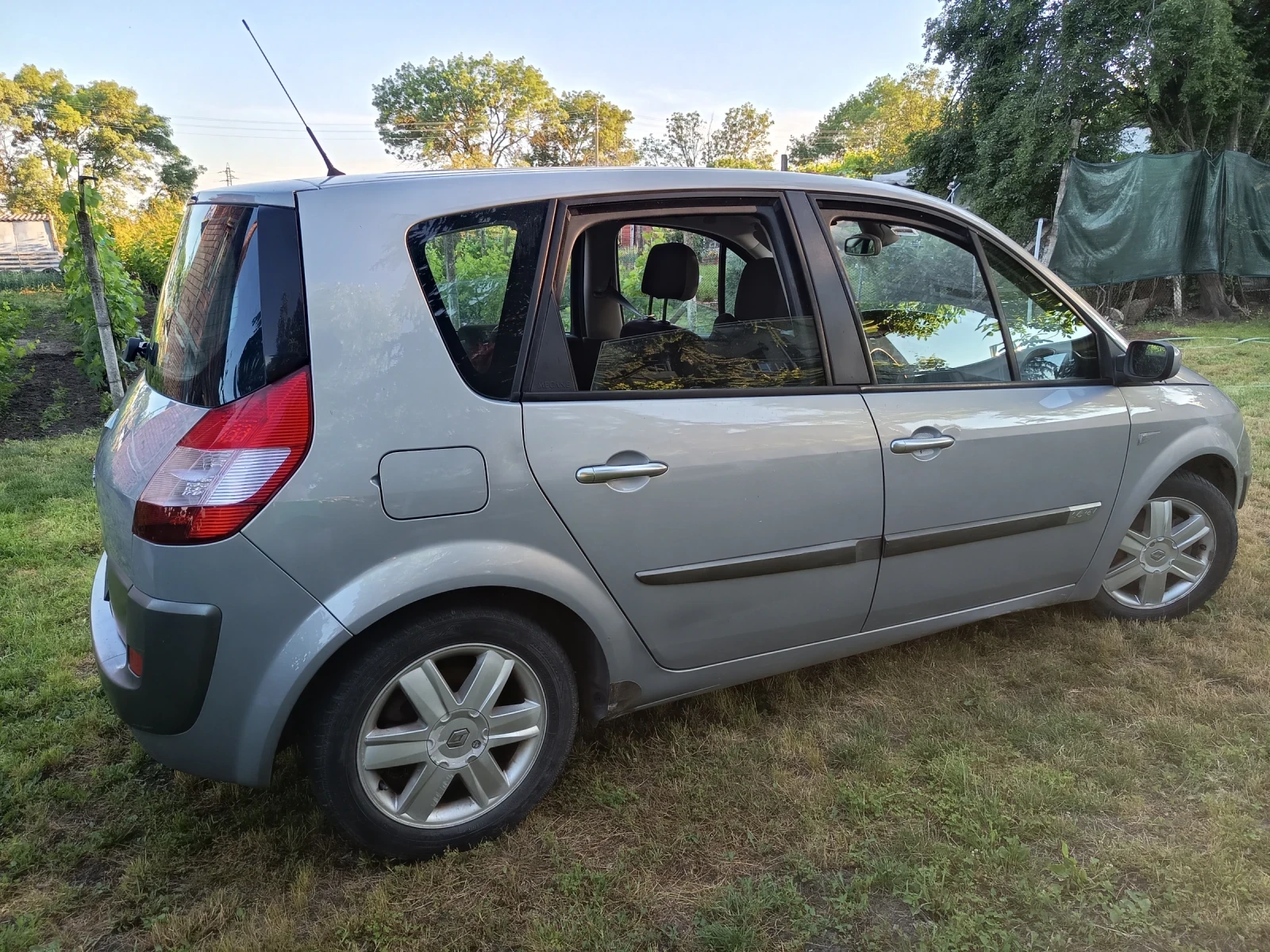 Renault Scenic, снимка 9 - Автомобили и джипове - 55134169