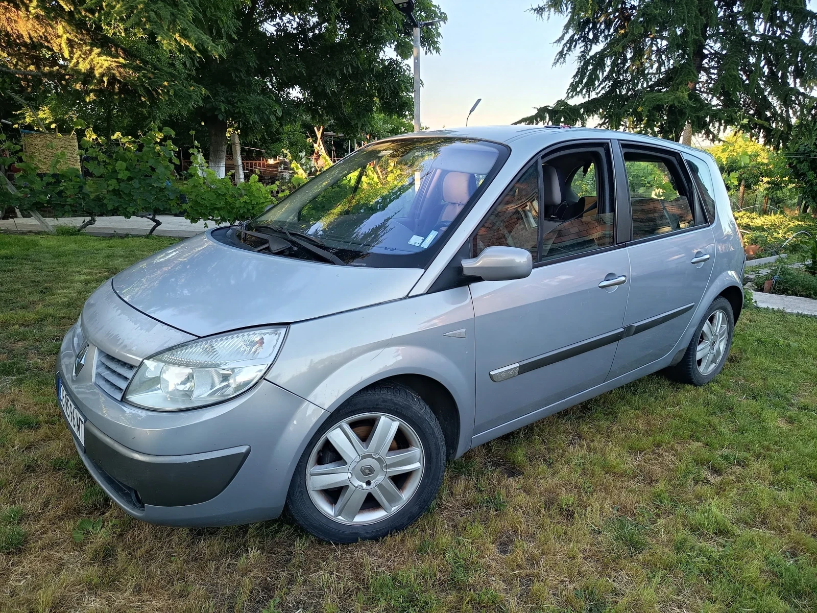 Renault Scenic, снимка 3 - Автомобили и джипове - 55134169