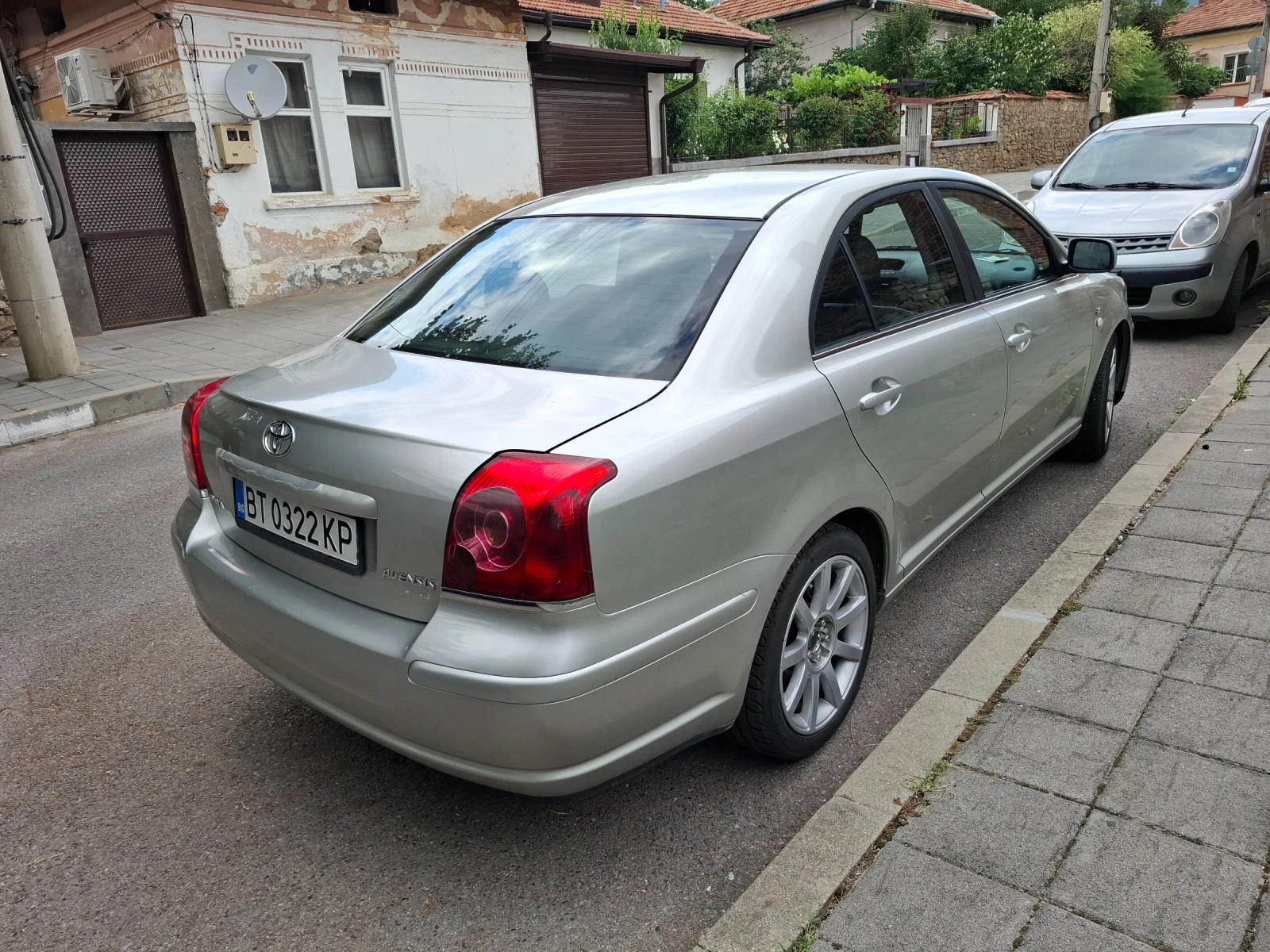 Toyota Avensis, снимка 4 - Автомобили и джипове - 55564025