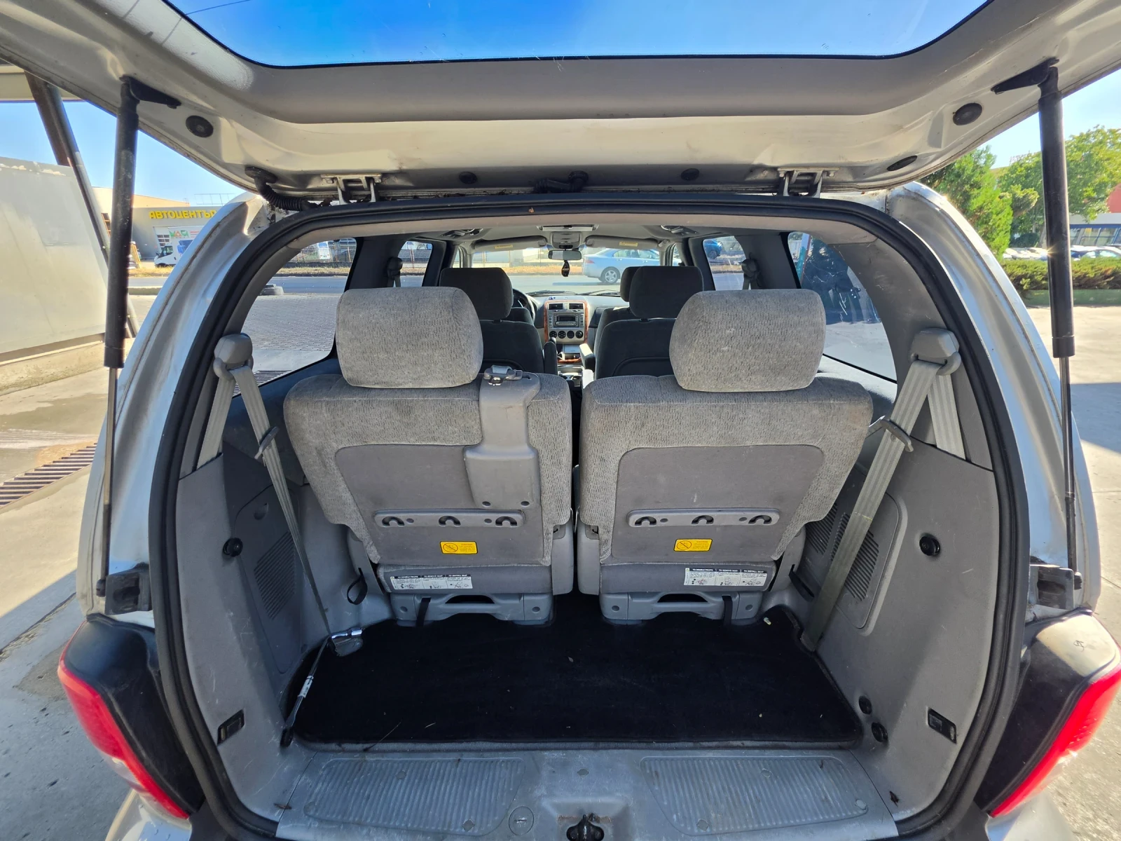 Kia Carnival 2.9CDTI 6 Местна-Климатроник , снимка 13 - Автомобили и джипове - 56021866