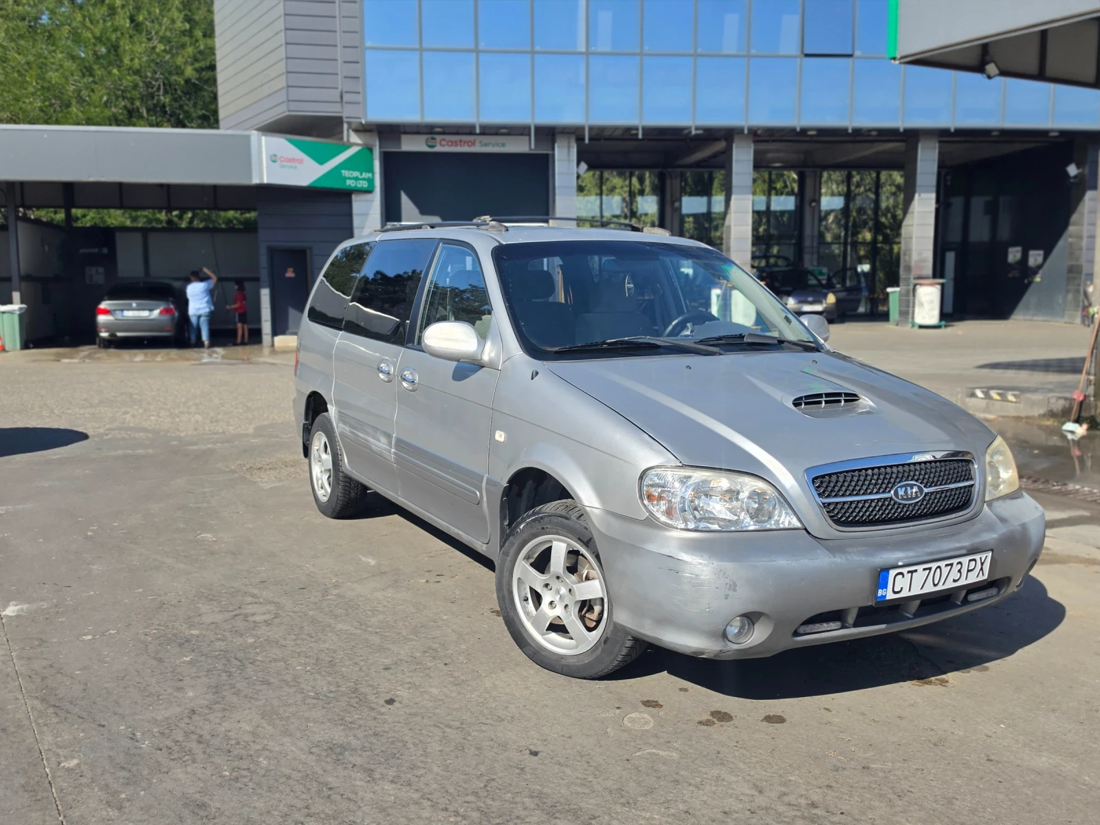 Kia Carnival 2.9CDTI 6 Местна-Климатроник , снимка 2 - Автомобили и джипове - 56021866