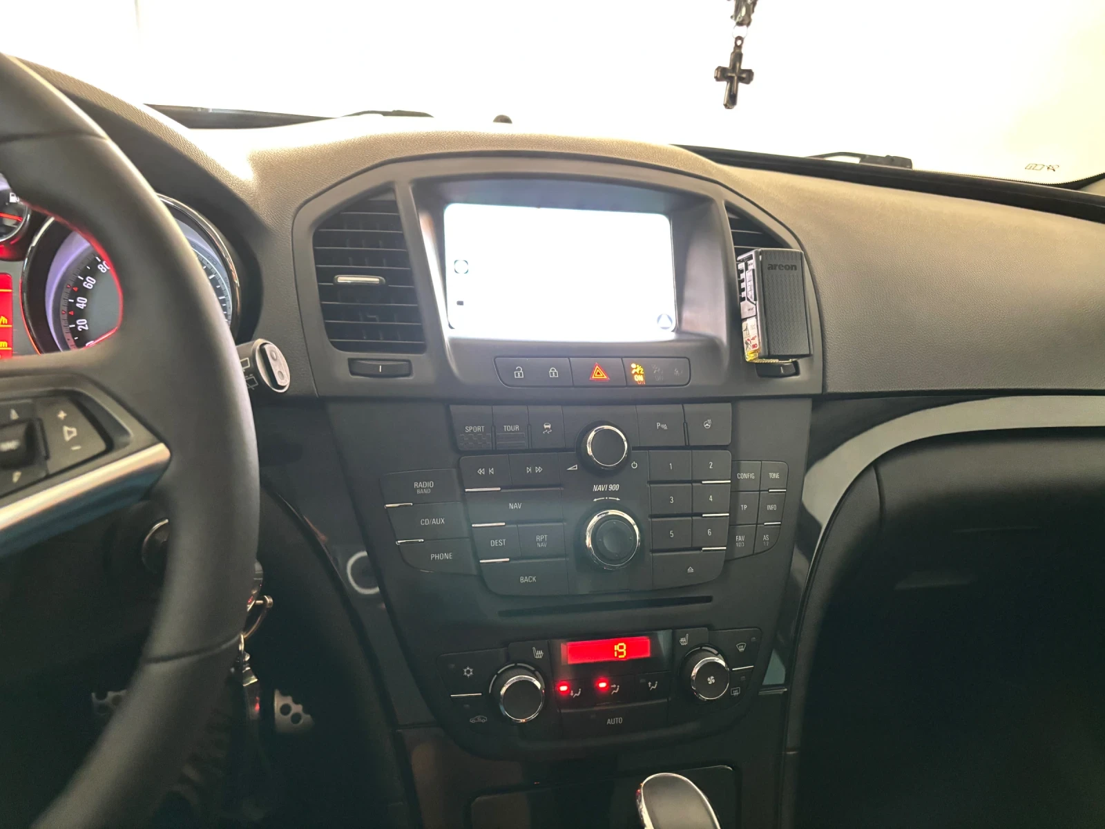 Opel Insignia, снимка 17 - Автомобили и джипове - 56714052