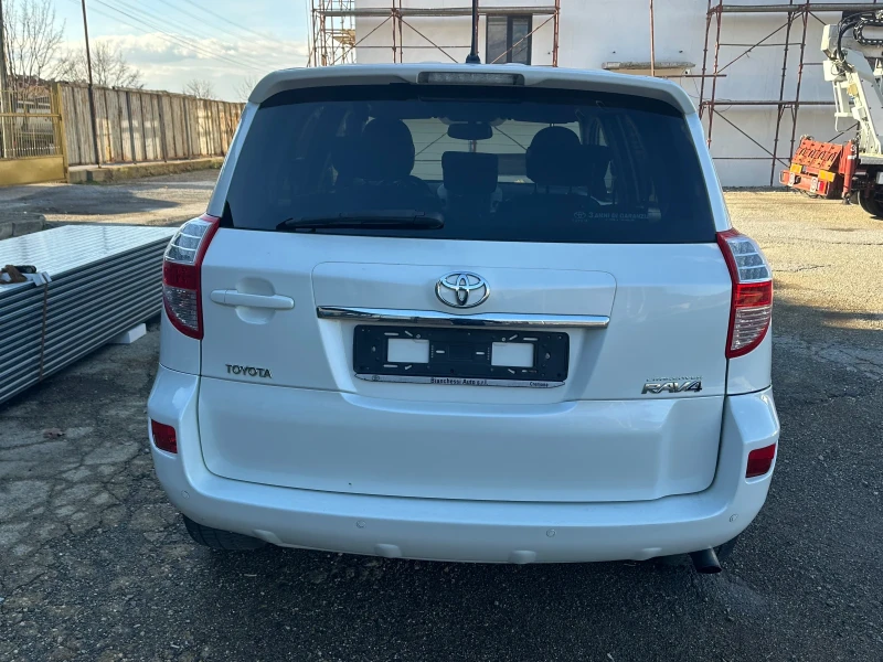 Toyota Rav4 2.2D4d avt, снимка 14 - Автомобили и джипове - 52513012