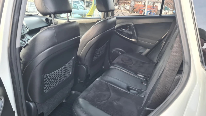 Toyota Rav4, снимка 8 - Автомобили и джипове - 52513012