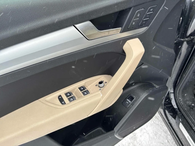 Audi Q5 * KOMFORT * CARFAX * , снимка 12 - Автомобили и джипове - 52877162