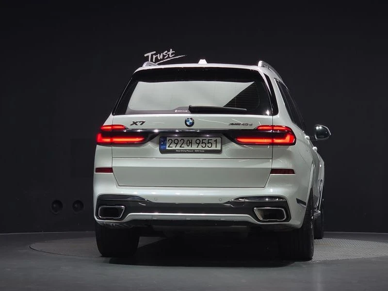 BMW X7 xDrive 40d M Sport 7 STR| 320к.с.| ВКЛ.ТЕХНОТЕСТ, снимка 4 - Автомобили и джипове - 55691901