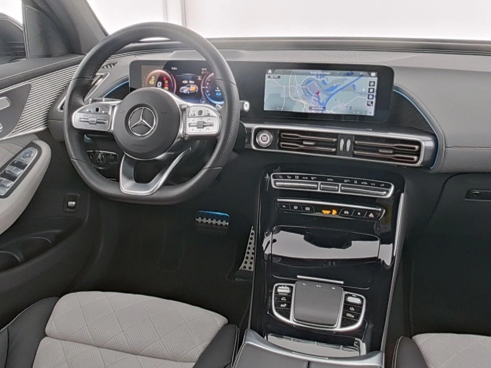 Mercedes-Benz EQC 400 AMG LINE NAVI HEAD UP  - изображение 10