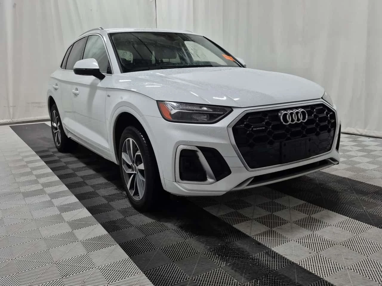 Audi Q5  S LINE* PANORAMA* ПОДГРЕВИ* ПАМЕТ* CARFAX*  - изображение 2