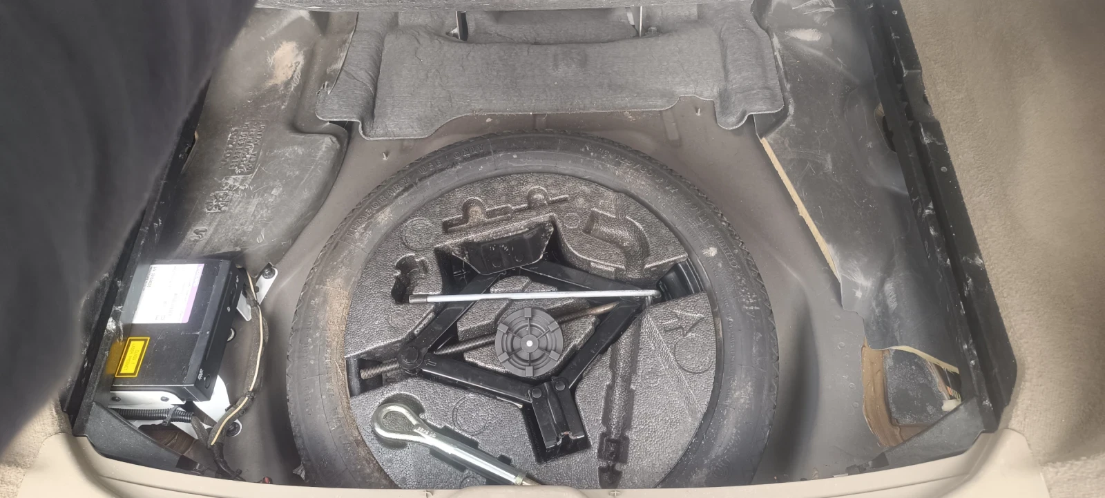 Volvo XC60 D5 AWD 2.4, снимка 9 - Автомобили и джипове - 53849044