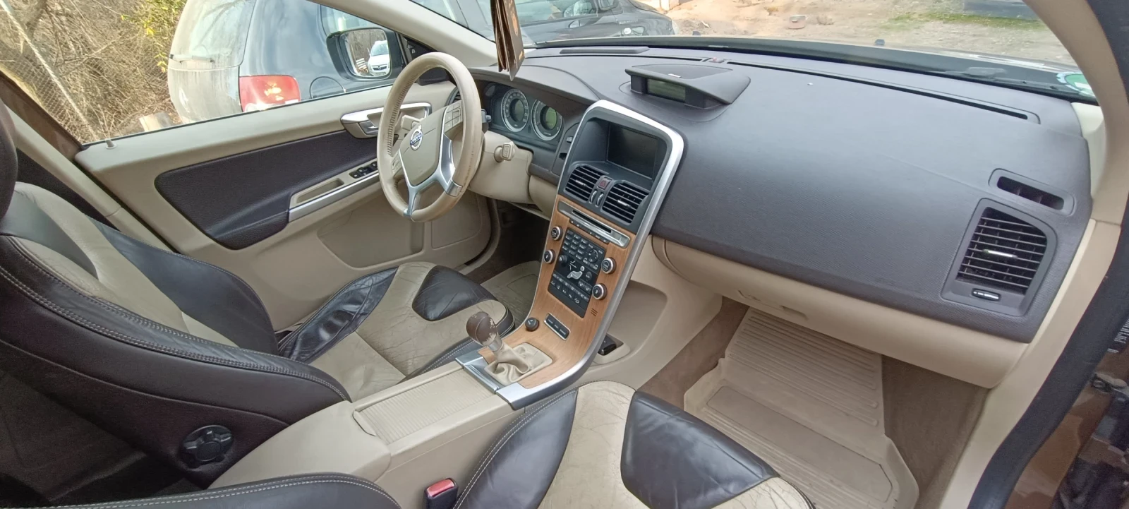 Volvo XC60 D5 AWD 2.4, снимка 6 - Автомобили и джипове - 53849044