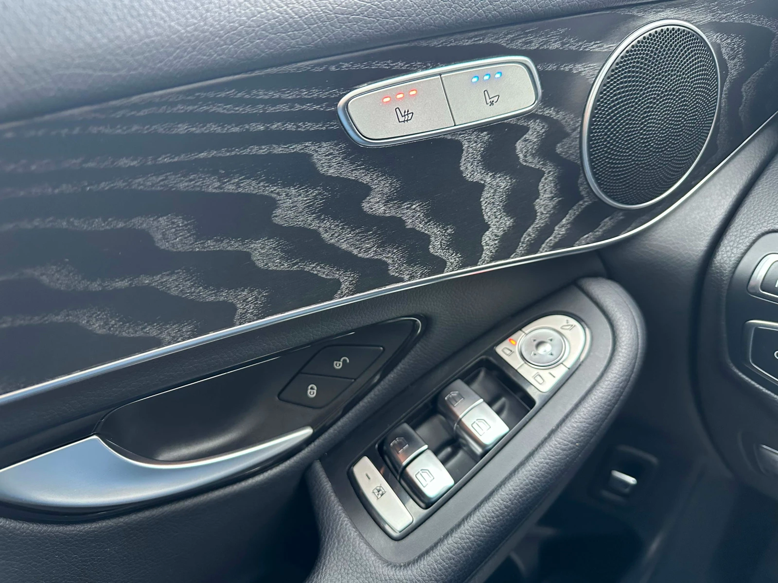 Mercedes-Benz GLC 350 4Matic, снимка 15 - Автомобили и джипове - 53894504