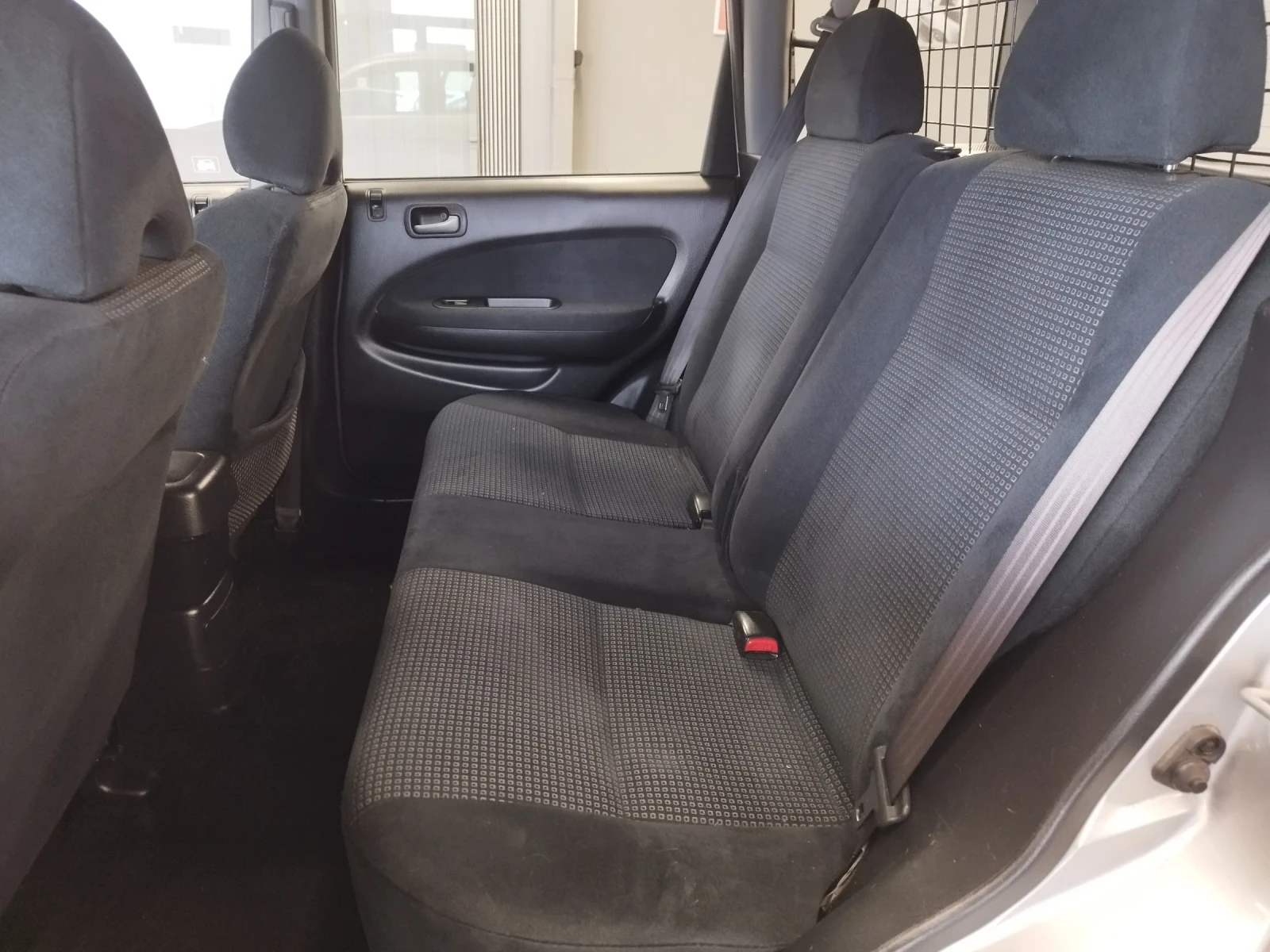 Honda Hr-v 1.6, снимка 10 - Автомобили и джипове - 54149625