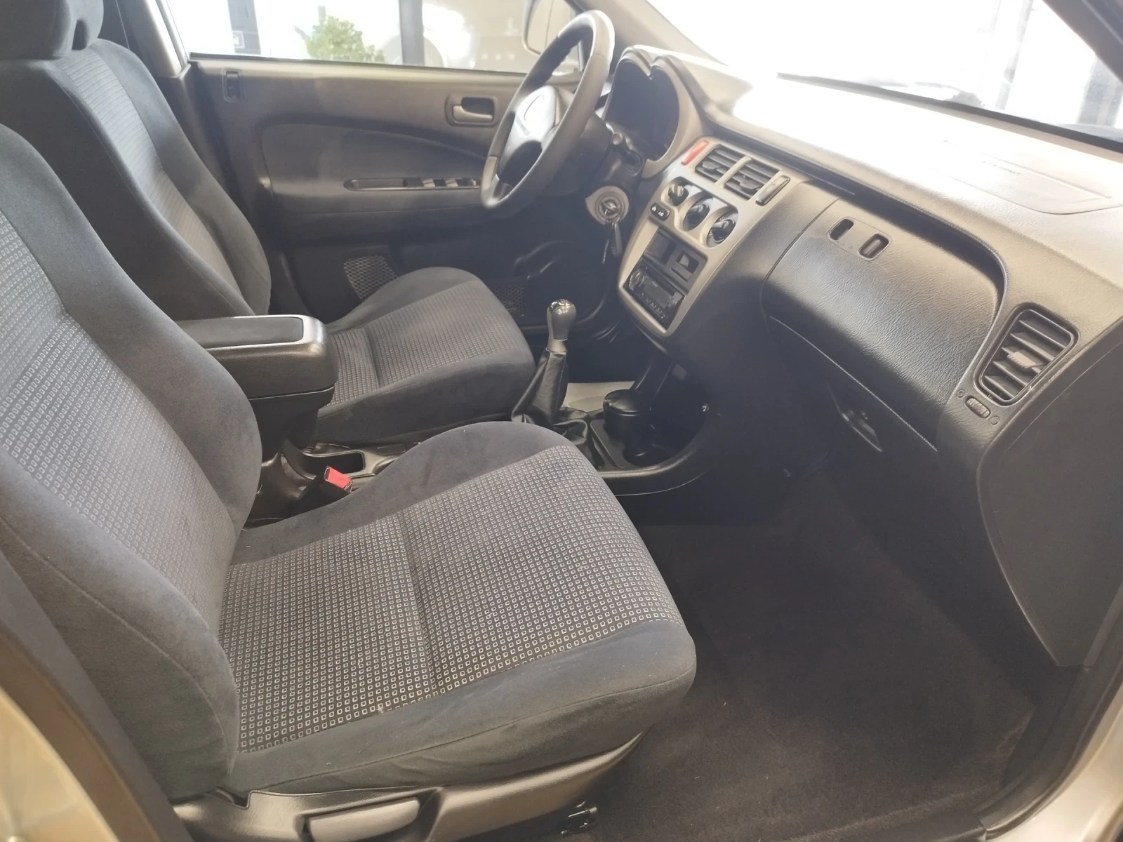 Honda Hr-v 1.6, снимка 14 - Автомобили и джипове - 54149625