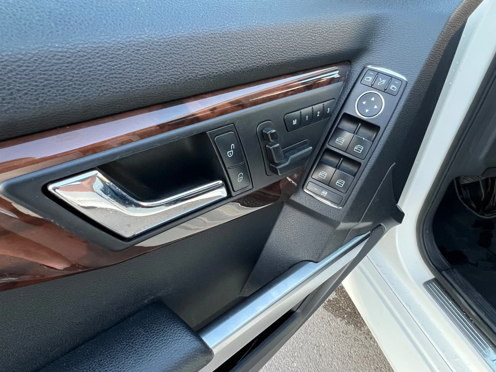Mercedes-Benz GLK 350 4matic, снимка 10 - Автомобили и джипове - 54555801