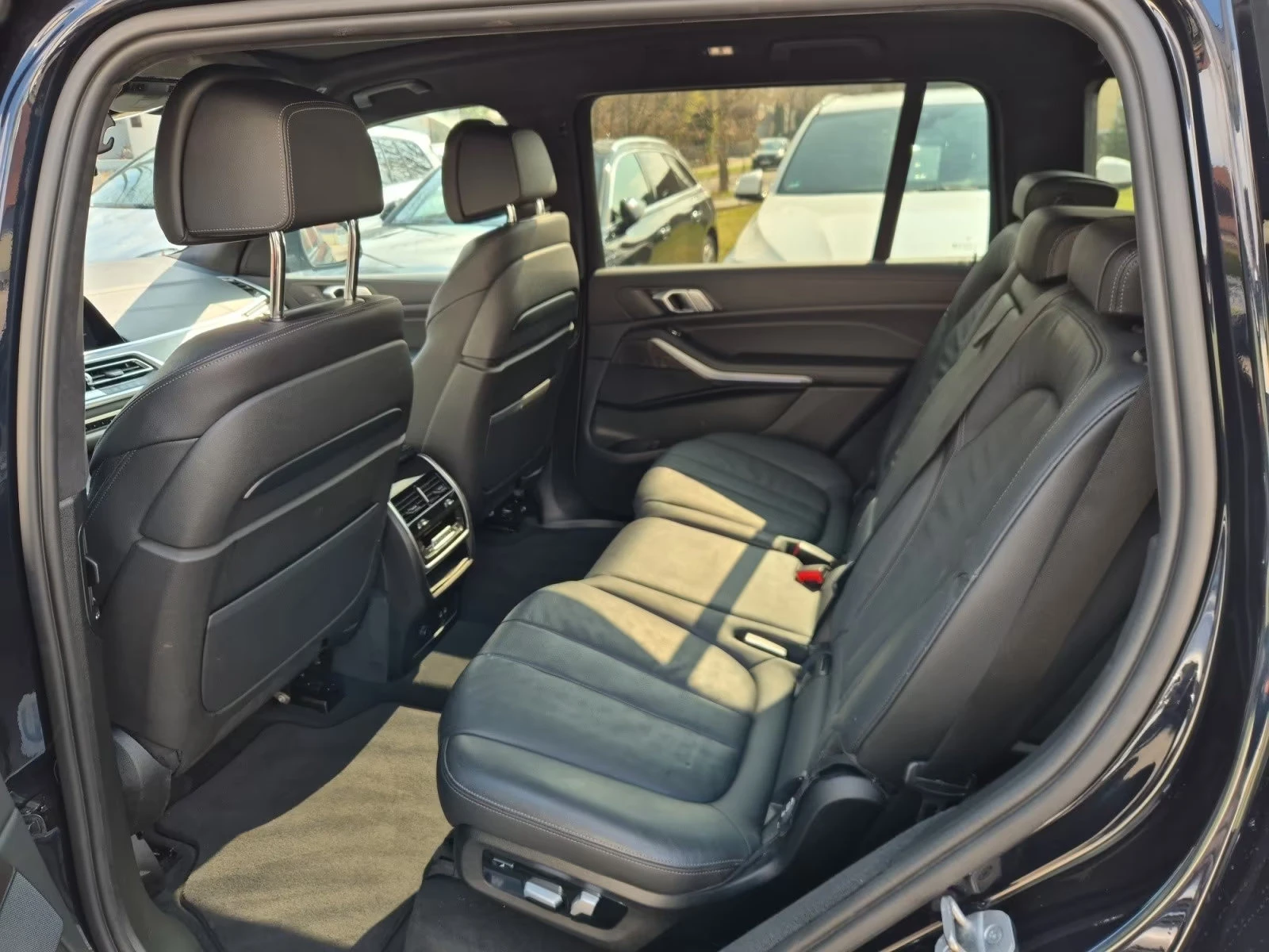 BMW X7 40d/xDRIVE/340HP/LASER/MSPORT/PANO/360/ACC/630z, снимка 11 - Автомобили и джипове - 55395242