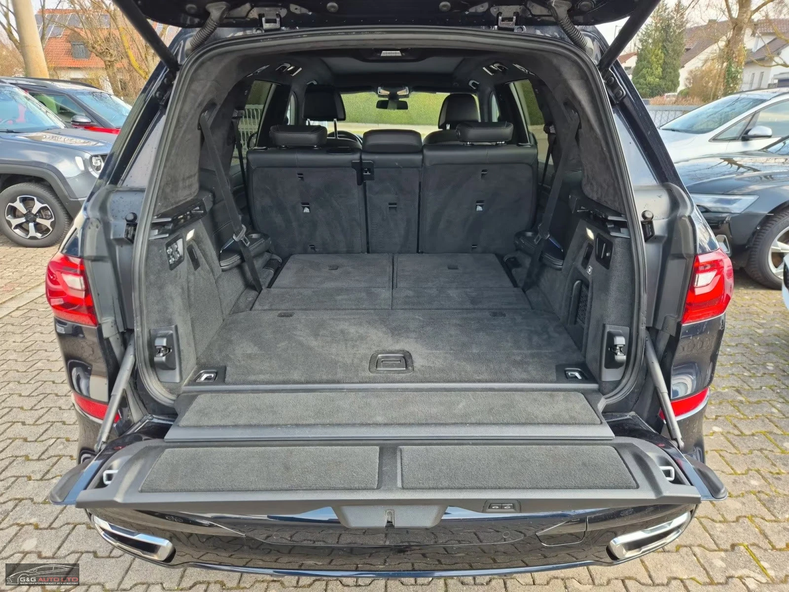 BMW X7 40d/xDRIVE/340HP/LASER/MSPORT/PANO/360/ACC/630z, снимка 6 - Автомобили и джипове - 55395242