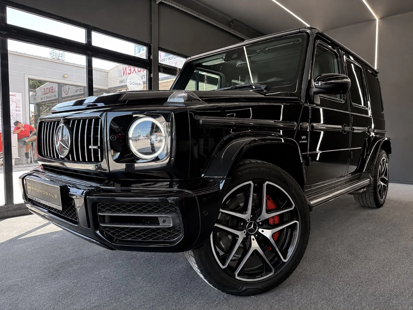 Mercedes-Benz G 63 AMG V8* Full* 360* Обдух* ЛИЗИНГ , снимка 3 - Автомобили и джипове - 55492034