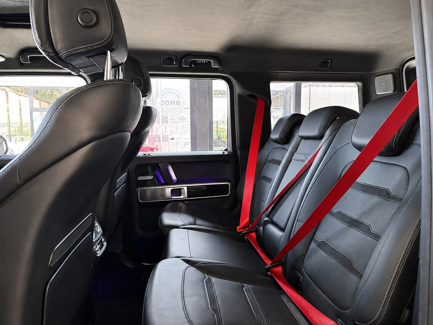 Mercedes-Benz G 63 AMG V8* Full* 360* Обдух* ЛИЗИНГ , снимка 14 - Автомобили и джипове - 55492034