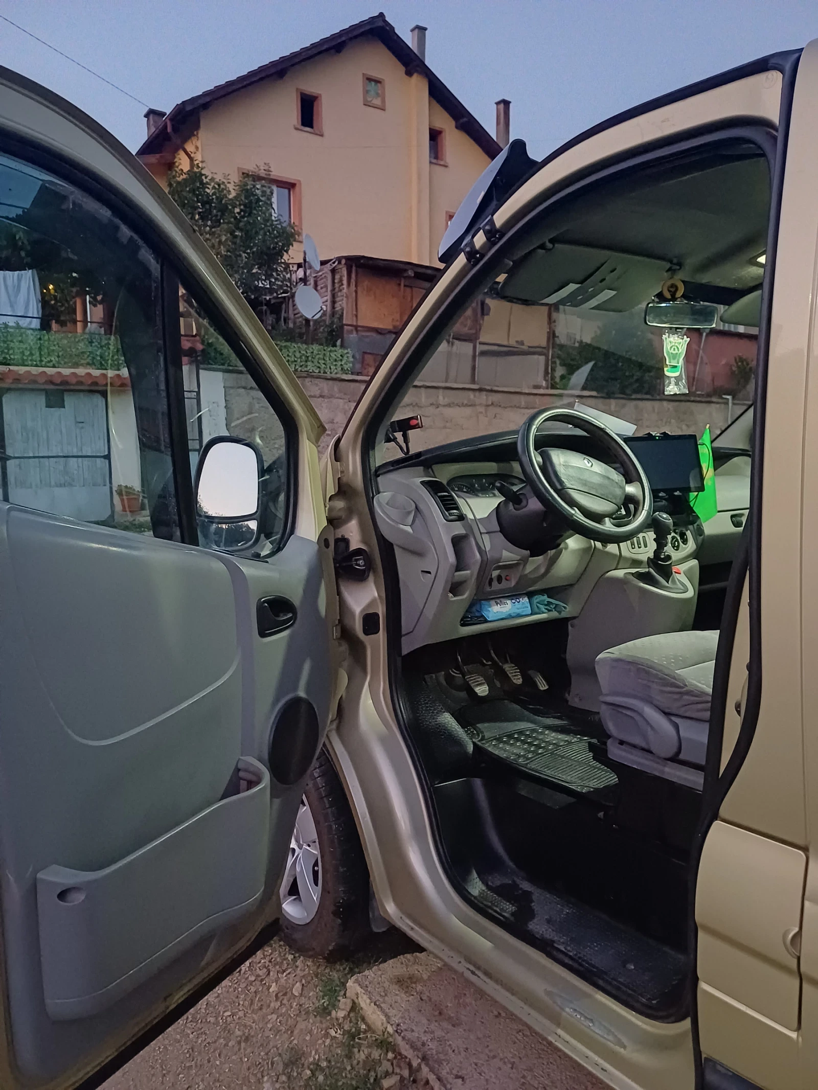 Renault Trafic 1.9 - изображение 9