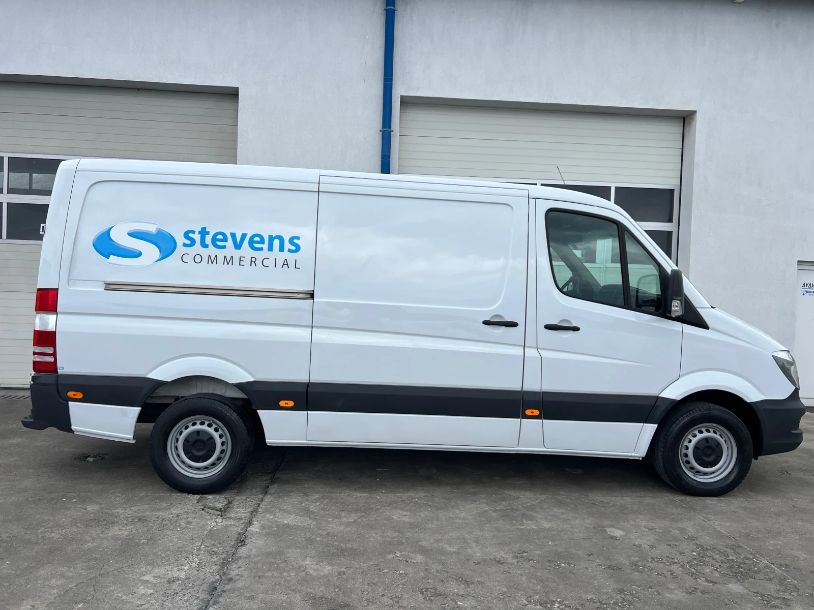 Mercedes-Benz Sprinter 316 160к.с / * 250.000км! Климатроник / Като нов, снимка 8 - Бусове и автобуси - 54379421