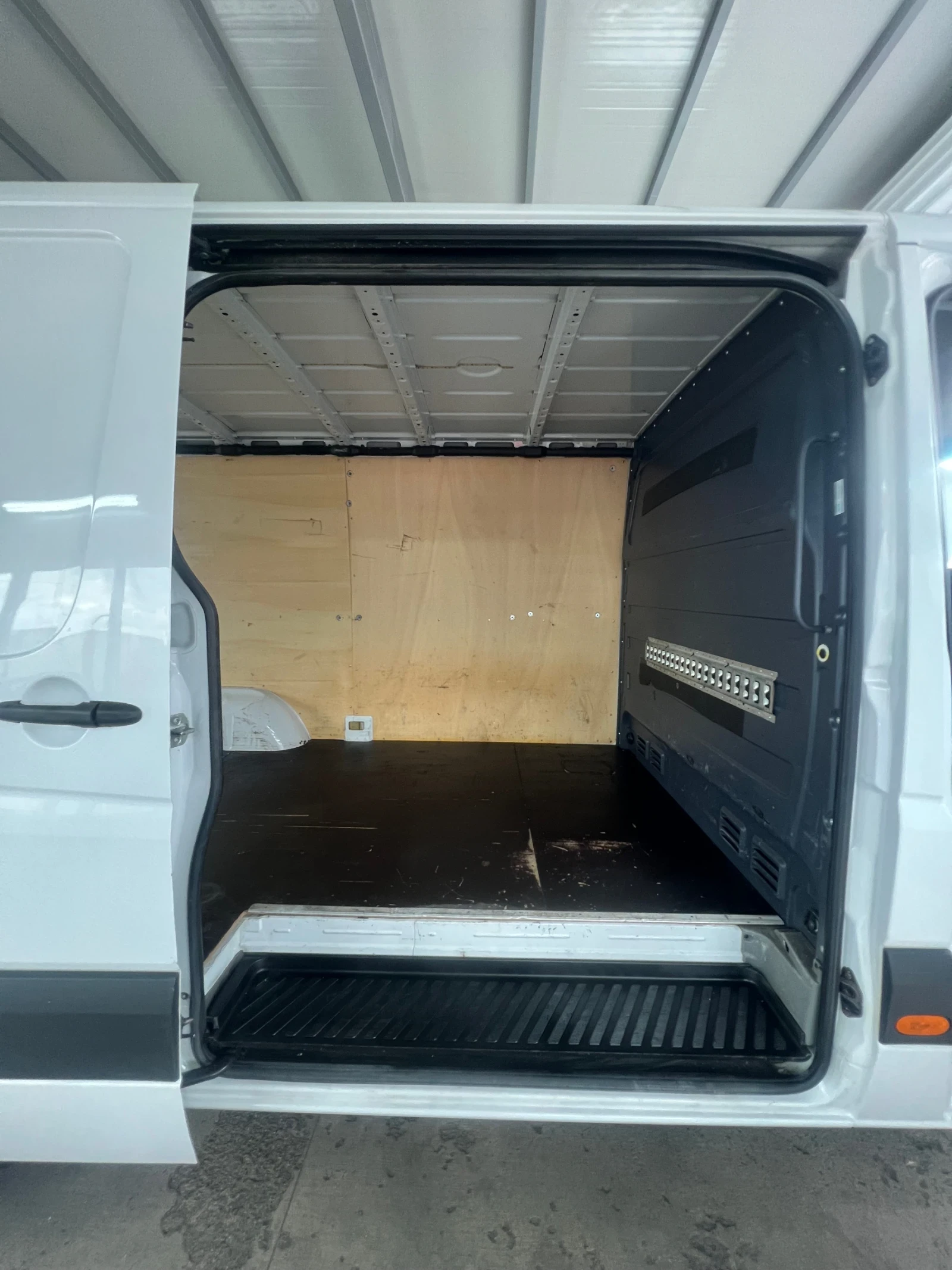 Mercedes-Benz Sprinter 316 160к.с / * 250.000км! Климатроник / Като нов, снимка 9 - Бусове и автобуси - 54379421
