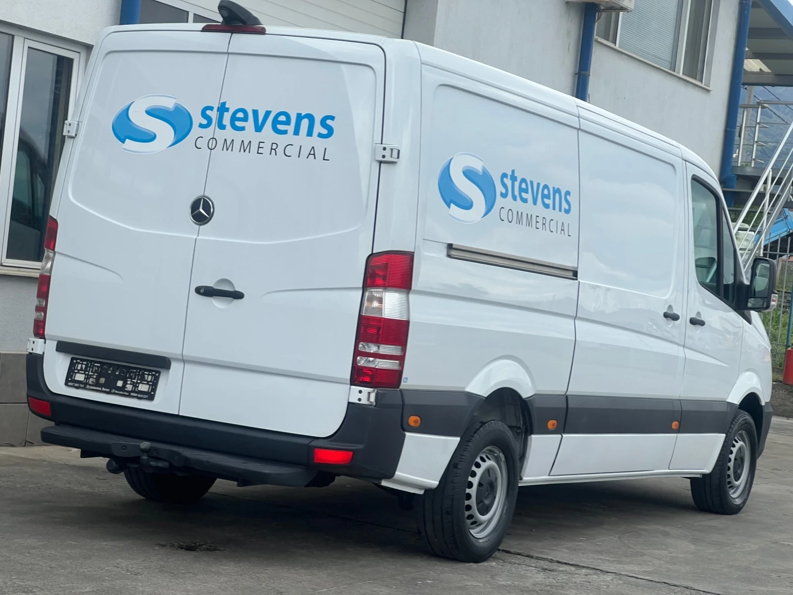 Mercedes-Benz Sprinter 316 160к.с / * 250.000км! Климатроник / Като нов, снимка 7 - Бусове и автобуси - 54379421