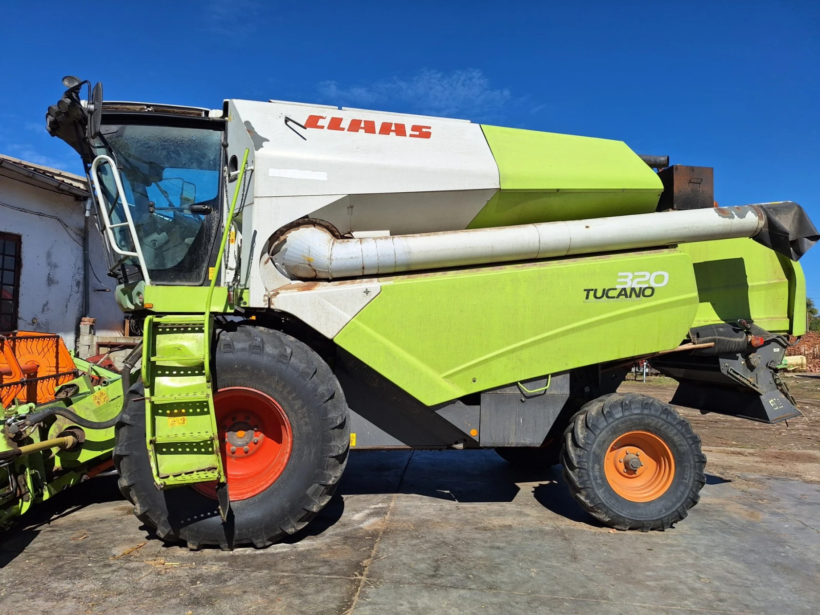 Комбайн Claas TUCANO 320 - изображение 4