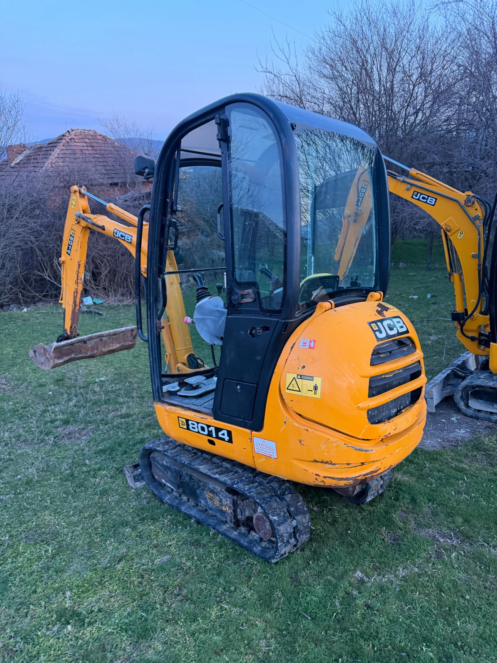 Багер JCB 8014 КАБИНА ПАРНО 2БР, снимка 8 - Индустриална техника - 53752717