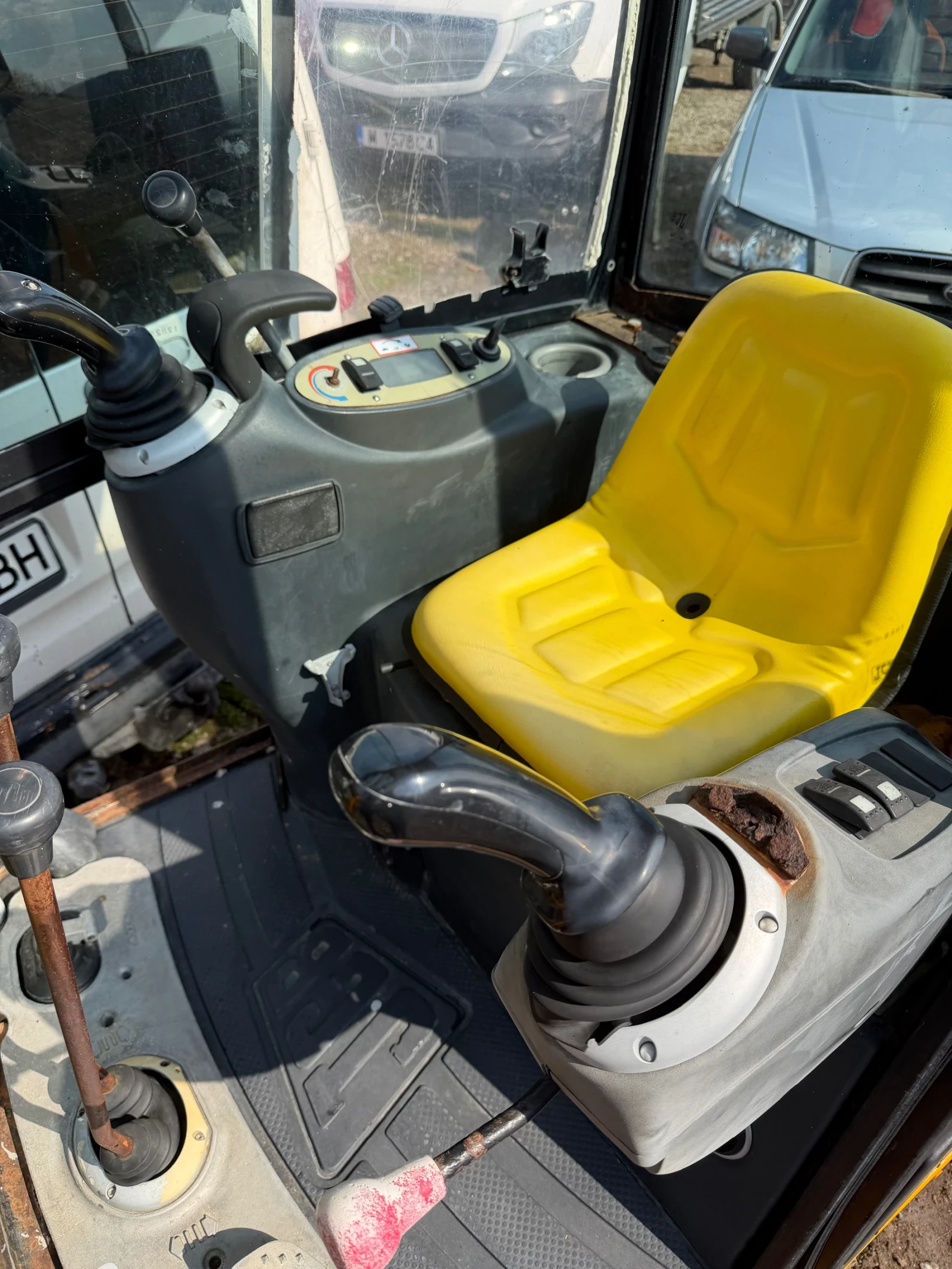 Багер JCB 8014 КАБИНА ПАРНО, снимка 4 - Индустриална техника - 53752717