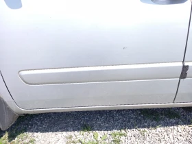 Лайсна врата предна лява Киа Карнивал (н)