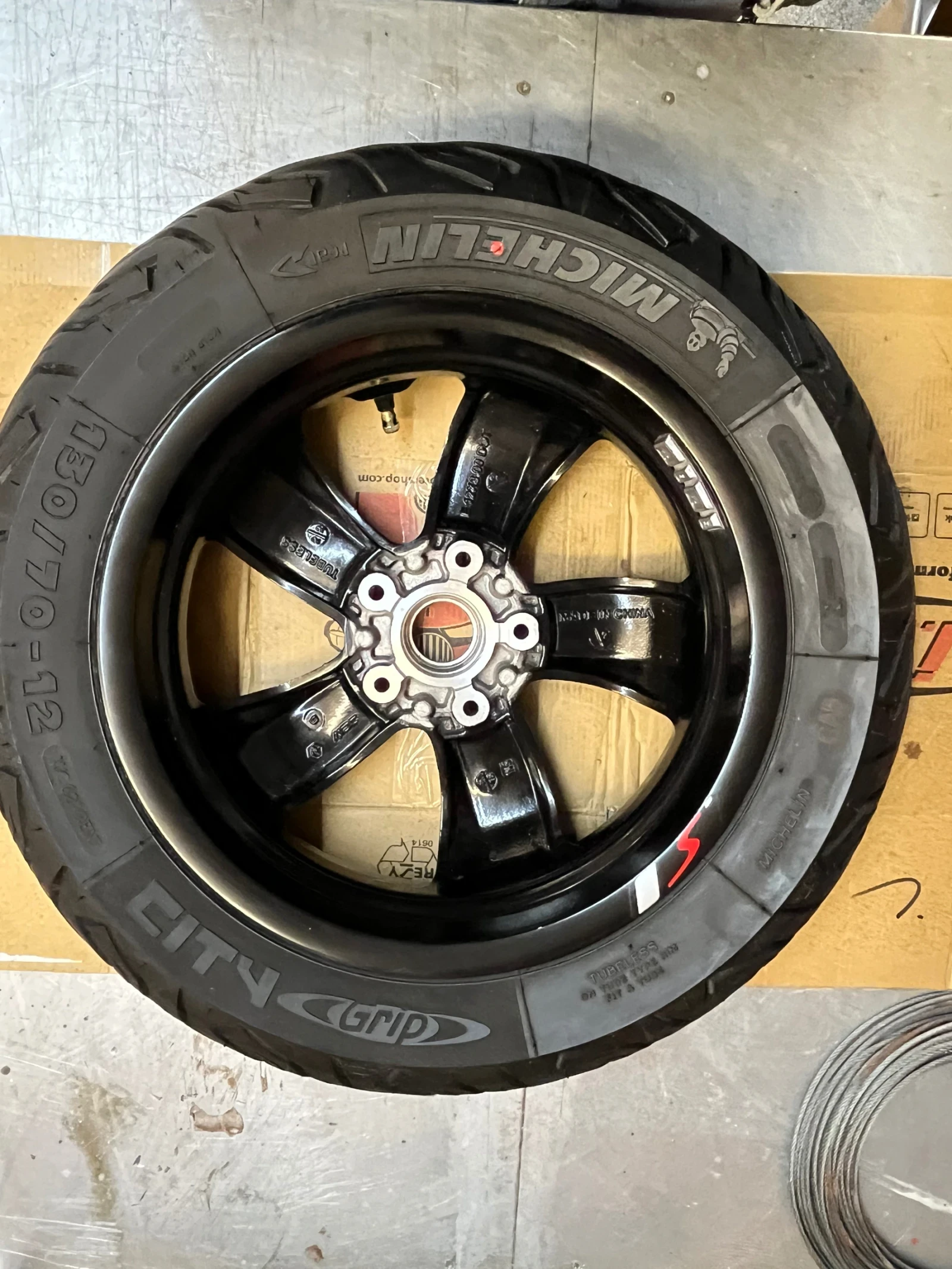    130/70 12 -  Vespa GTS | Mobile.bg   3