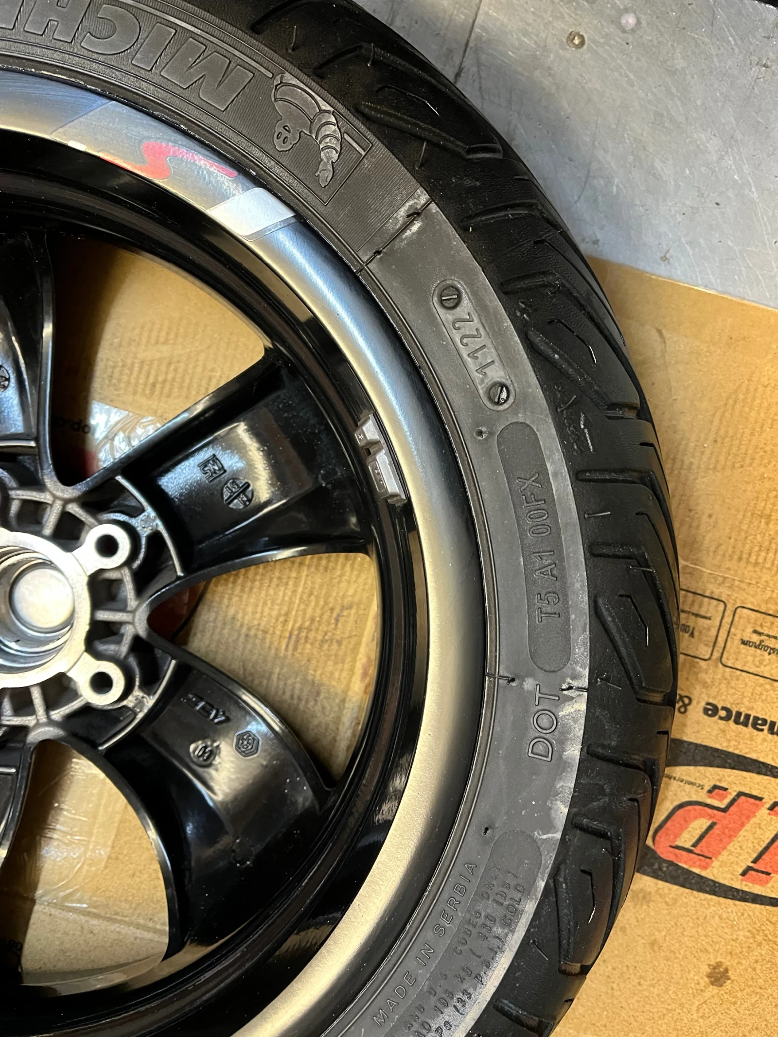    130/70 12 -  Vespa GTS | Mobile.bg   7