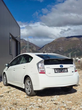 Toyota Prius Обслужен, снимка 7