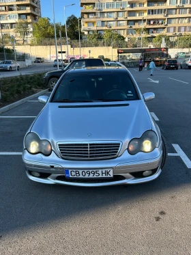     Mercedes-Benz C 32 AMG  . 