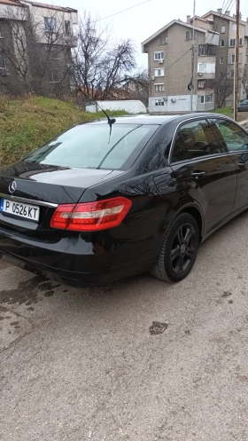     Mercedes-Benz E 200  