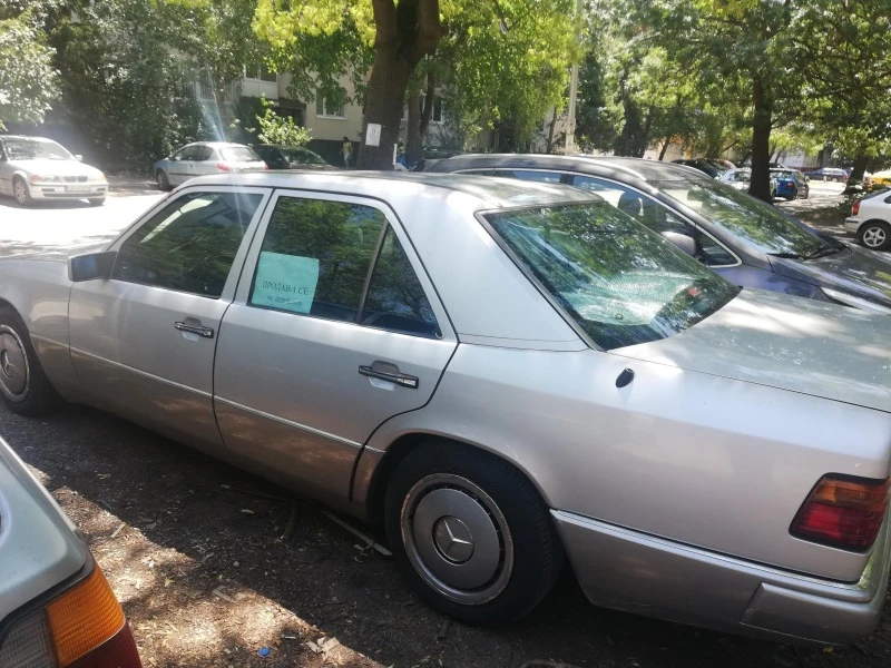 Mercedes-Benz 124 200d, снимка 5 - Автомобили и джипове - 46459471